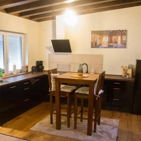 Black Der Sportschule Badura Apartmán *